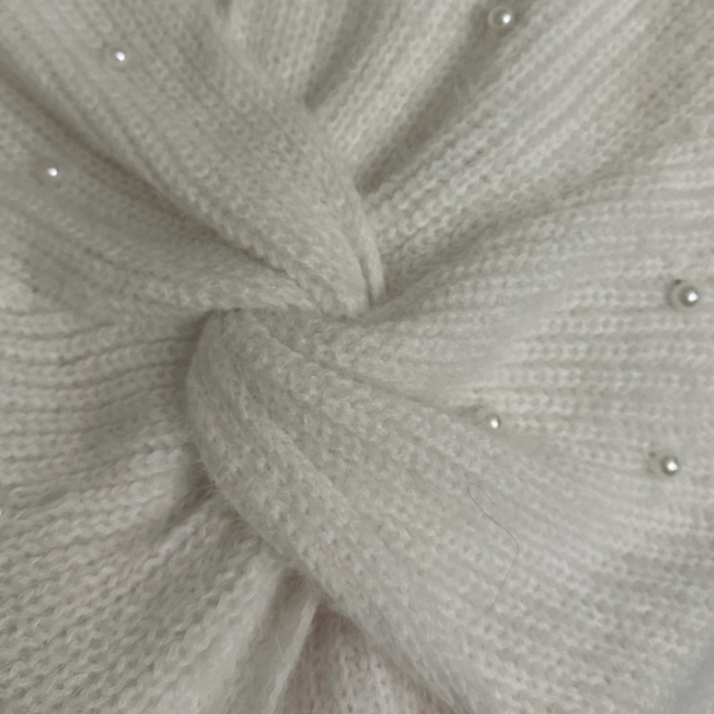 No boundaries White Twist Sweater - Picture 6 of 8